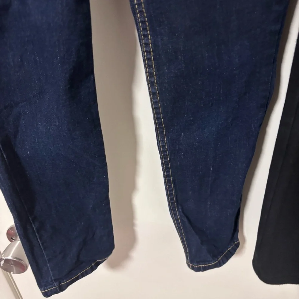 Bundle of 2 Cat & Jack kids jeggings/jeans size 6 and 6/7